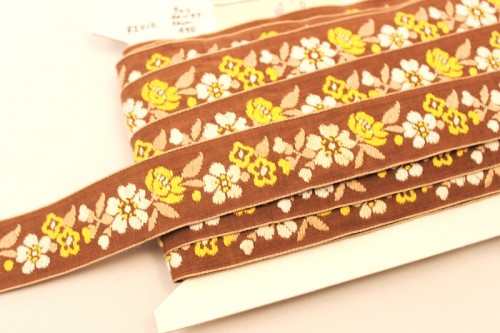 チェコ刺繍リボン ブラウン 白と黄色のお花 アンティーク