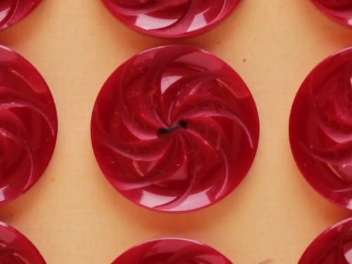 かざぐるまの刻みボタン 艶のある赤 アンティークフランス