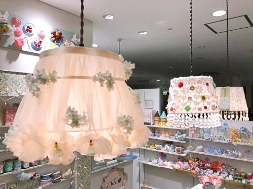 ランプシェードをロマンチックにデコレーション 名古屋パルコ店 ヴィンテージDeco