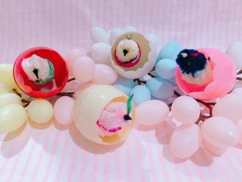卵から顔を出すモールの小鳥 アンティークおもちゃ 渋谷ヒカリエ ヴィンテージDeco
