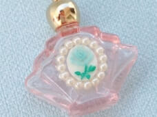香水瓶のネックレス ピンク 薔薇のカメオ付 ヴィンテージDeco