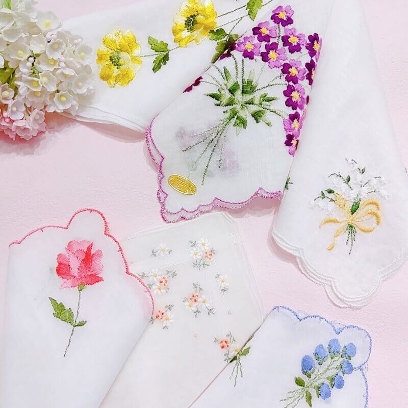 アンティークハンカチーフ＊花柄の刺繍＊スカラップ ヴィンテージDeco銀座店